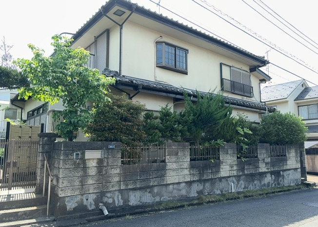 【外観】 | 土地購入を検討されている場合、境界杭がない状態で購入してしまうと境界確定測量をする必要があり、費用がかかります。購入の前に、売主、隣土地所有者立ち合いのもと境界を確定し境界杭を設置するのがベストです。