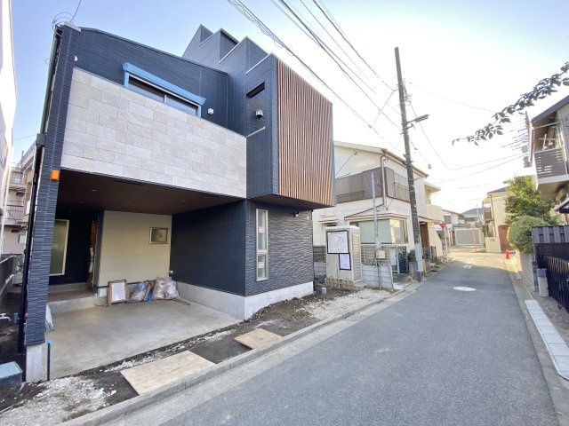 練馬区田柄2丁目 限定1棟の外観|約4.0ｍ公道×通路に面した角地感覚の開放感
人気の光が丘エリアも徒歩圏内の生活しやすい住環境です