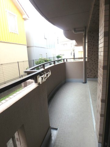 ベルカンポ甲子園のバルコニー|広々としたバルコニーです