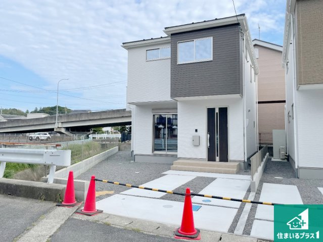 甲賀市水口町虫生野中央　新築一戸建ての外観|安心の10年保証！外観を美しく保ち、雨水で汚れを落とします！気になることがありましたら、お気軽にお問い合わせください！