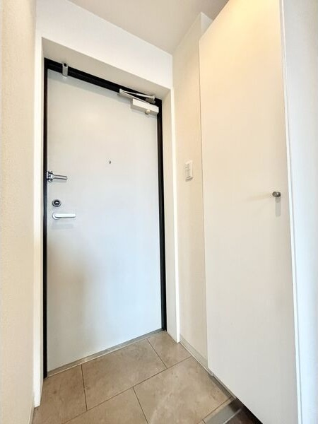 プライマル名古屋吹上の玄関