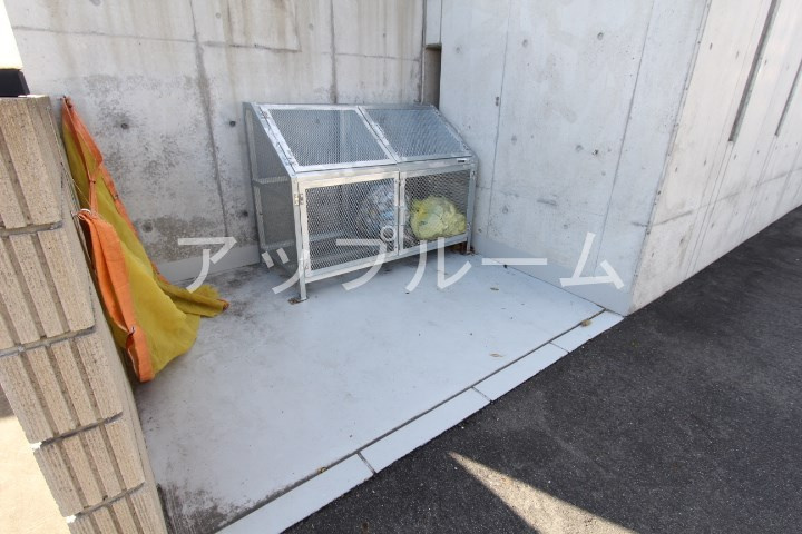 セレニティ Ⅲの駐車場