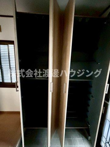 坊島２丁目戸建の収納|玄関収納