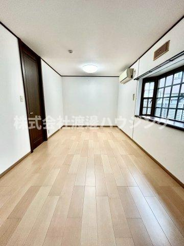 坊島２丁目戸建の洋室