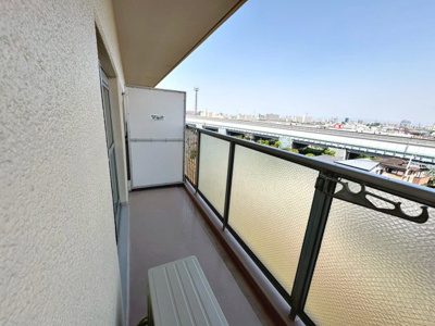 【バルコニー】 | ファミール堺 | 東面バルコニーですので、洗濯物が良く乾きますね！