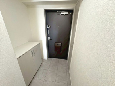 【玄関】 | ファミール堺 | ゆとりの玄関ですよ！シューズボックスございますので、散らかりがちな玄関も片付きますね！