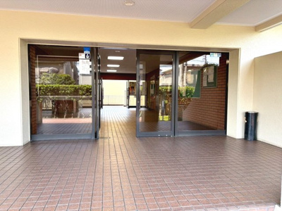 【エントランス】 | ファミール堺 | 現況空家ですので、お忙しい方でもお仕事帰り等にご内覧頂けます♪