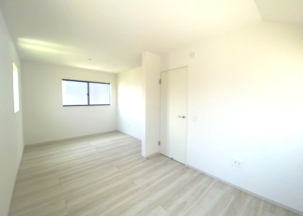 西伊敷3丁目　新築戸建て②の洋室|お子様の成長に合わせてお部屋を仕切れる間取りになっています。