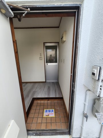 高良アパートＡ棟の玄関