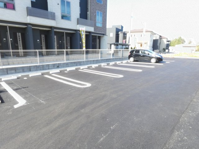 ファーストヒルズⅡの駐車場