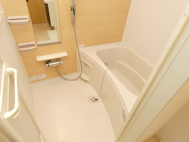 ファーストヒルズⅡの浴室