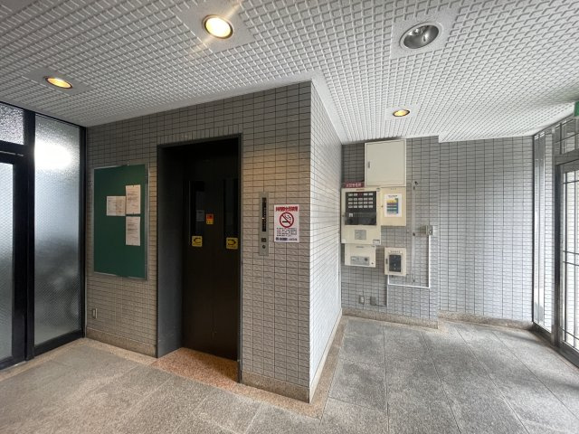 【エントランス】 | 戎フルール谷九