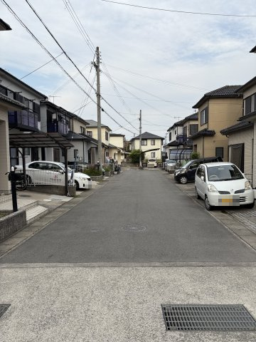 岩出市川尻・中古戸建・54671の前面道路含む現地写真