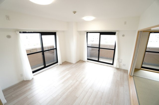 【居間・リビング】 | 【上質リフォーム】Jcity古市駅前 | 室内（2025年5月17日12：00頃）撮影