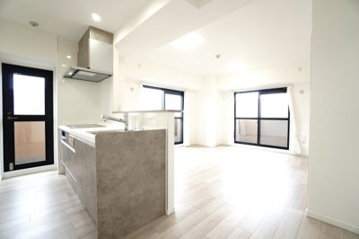 【居間・リビング】 | 【上質リフォーム】Jcity古市駅前 | 室内（2025年5月17日12：00頃）撮影