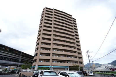 【外観】 | 【上質リフォーム】Jcity古市駅前 | 現地（2025年5月17日12：00頃）撮影