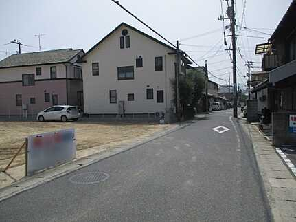 広島市佐伯区五日市1丁目　土地の前面道路含む現地写真