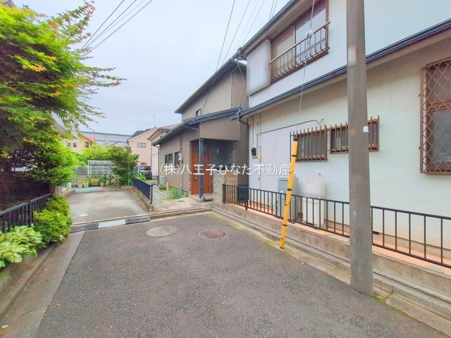 祝　成約済み　八王子市　高倉町　中古戸建の前面道路含む現地写真|～仲介手数料無料☆八王子ひなた不動産～八王子市高倉町　中古戸建