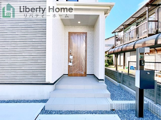 牛久市南7丁目16期　新築戸建　のエントランス