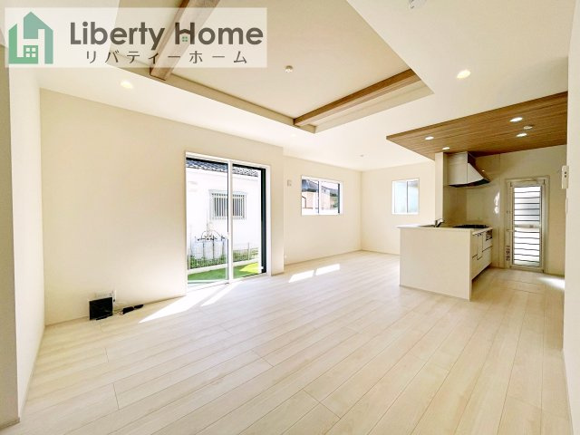 牛久市南7丁目16期　新築戸建　の居間・リビング