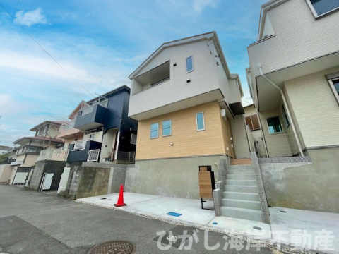 茅ヶ崎市小和田　新築戸建　全2棟の前面道路含む現地写真|現地外観