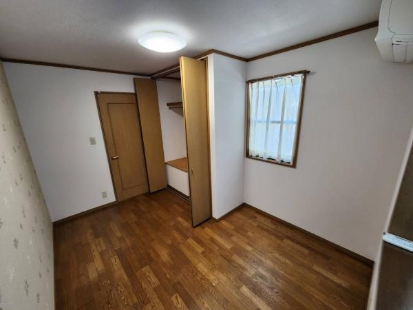 加須中古戸建リフォームの洋室|２階　洋室5.5帖　朝日の降り注ぐお部屋