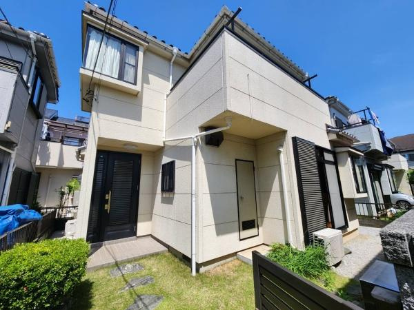 加須中古戸建リフォームの外観|南向き。お庭に水栓もあり家庭菜園もできます