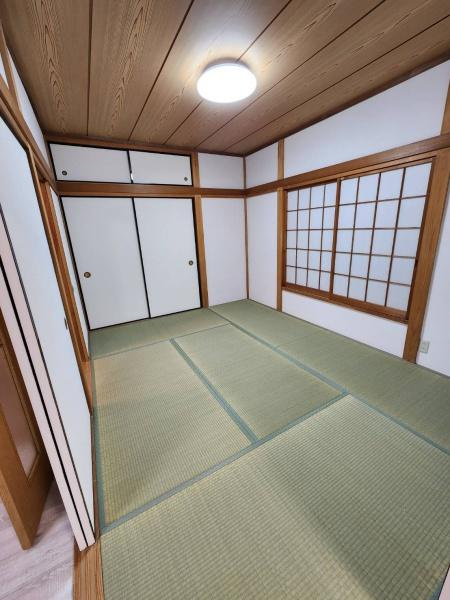 加須中古戸建リフォームの和室|１階リビング隣接の和室　畳表替　障子・襖・壁・天井板・照明新規