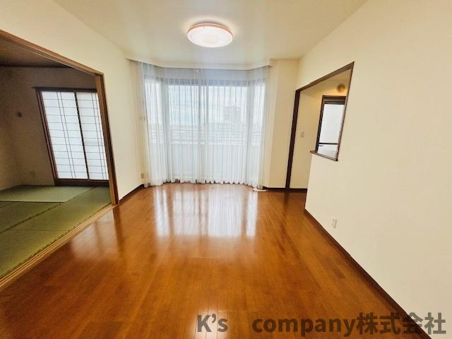 ◎茅ヶ崎市本村２丁目　レクセルマンション茅ヶ崎の居間・リビング|南向きのLDK☆バルコニーに出ることが出来ます♪