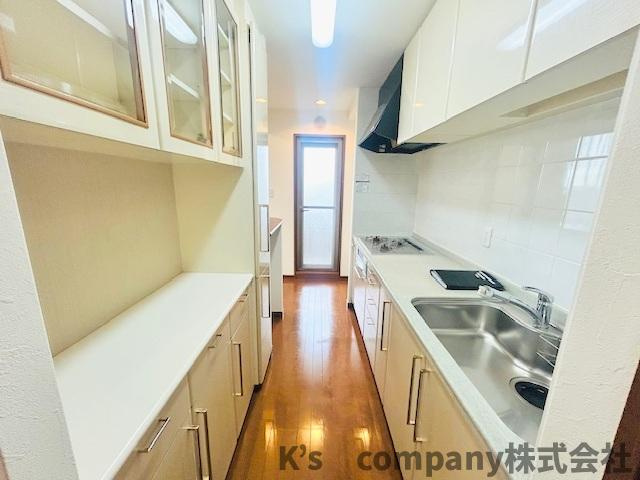 ◎茅ヶ崎市本村２丁目　レクセルマンション茅ヶ崎のキッチン|勝手口のあるキッチン☆