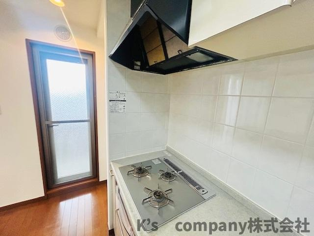 ◎茅ヶ崎市本村２丁目　レクセルマンション茅ヶ崎のキッチン|お料理の同時進行ができる３口ガスコンロ☆