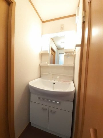 【洗面所】 | セゾン　ブローテＢ | 忙しい朝には欠かせない洗面所です