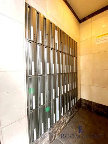 プレサンス千種駅前ネオステージのエントランス