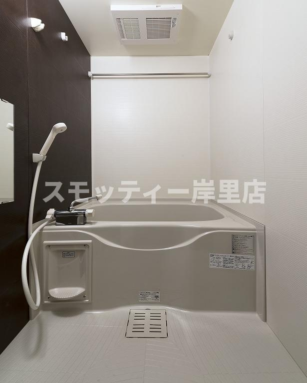 フジパレス山之内Ⅱ番館の浴室