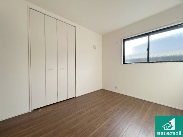 尼崎市西昆陽　第2期　新築一戸建ての洋室|シンプルな洋室は、自分好みのインテリアが楽しめます♪ご家族とインテリアや家具を選びに行くのは新築購入時の醍醐味の一つです。ぜひお楽しみください♪