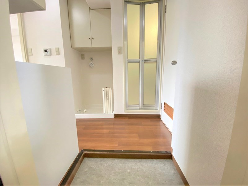 ベルカンポ宝津の玄関|落ち着いた玄関です