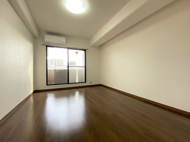 ベルカンポ宝津の洋室|明るい洋室です