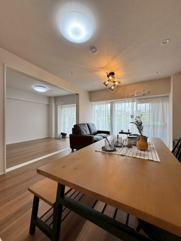 香里グランドコーポの居間・リビング