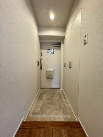 香里グランドコーポの玄関|大容量のシューズボックスございます。