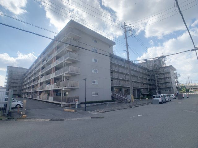 香里グランドコーポの外観|京阪本線「寝屋川市」駅まで徒歩約20分！