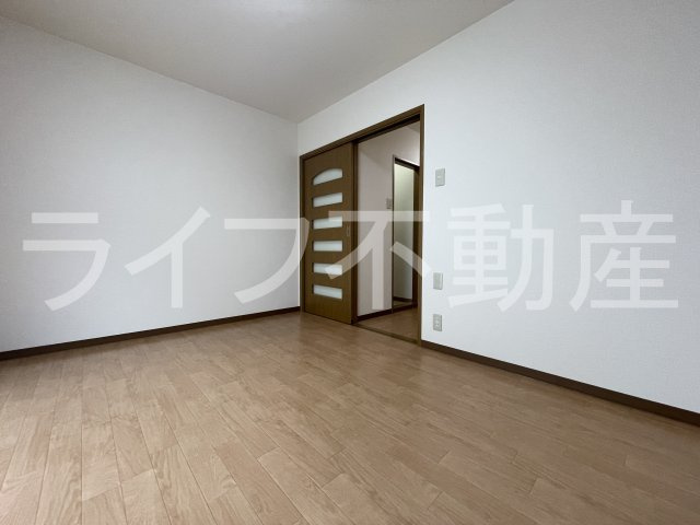 ル・メルシェの寝室|落ち着いて過ごせるお部屋なので、寝室にいかがでしょうか