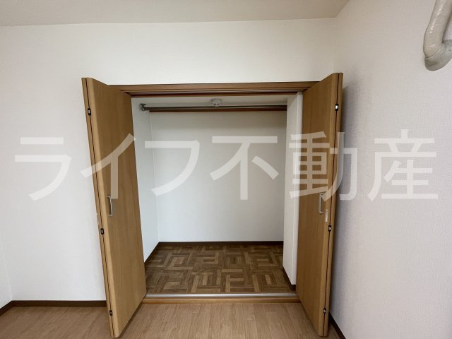 ル・メルシェの収納|こまごまとしたものを収納できそうですね