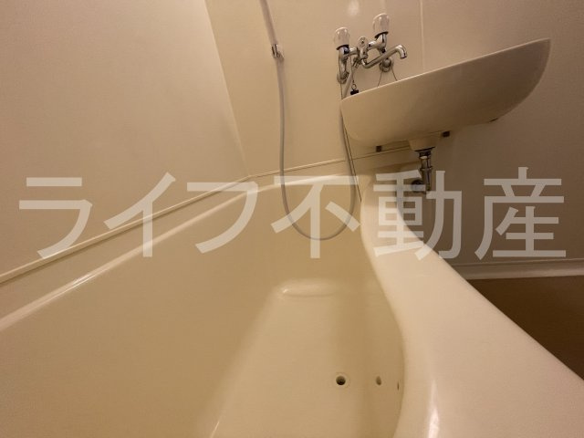 ル・メルシェの浴室|ゆったり過ごせるお風呂です