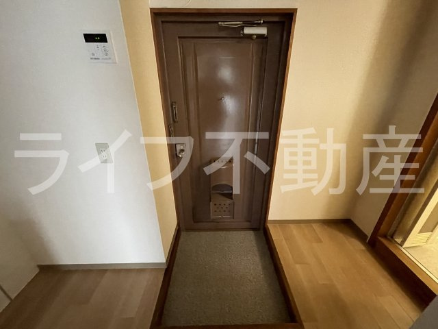 ル・メルシェの玄関|収納もある玄関です