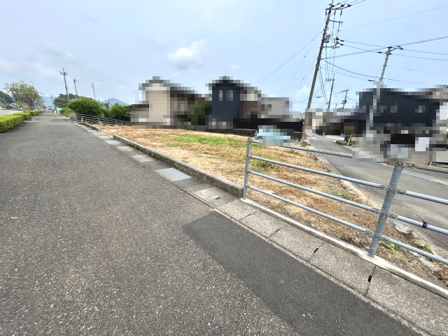 土佐市高岡町乙の前面道路含む現地写真