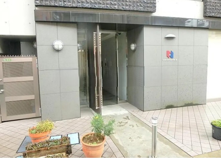 リフレックスナカネⅡのエントランス