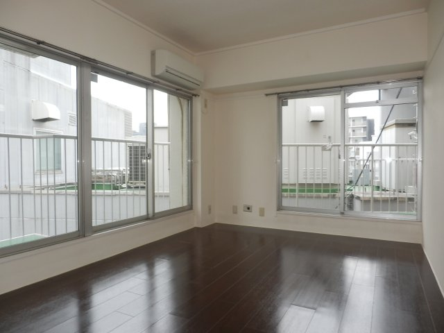 神田セントラルプラザの居間・リビング