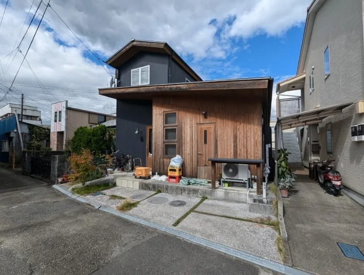 「南向き陽当たり良好」高知市水源町　中古一戸建ての外観|建物外観を気になさる方へ、見た目の良い物件です！