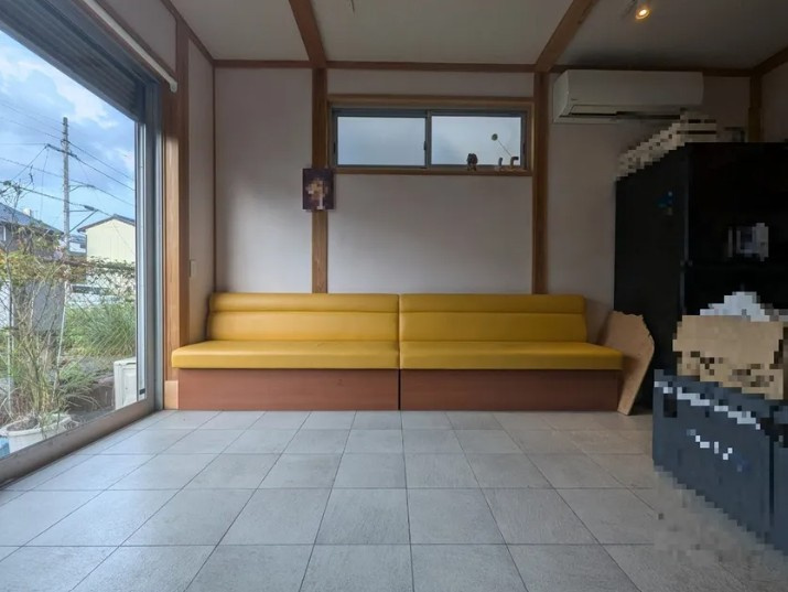 「南向き陽当たり良好」高知市水源町　中古一戸建ての居間・リビング|ゆったりとした居間です。