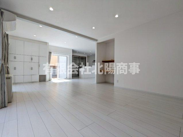 弟子屈町中央2丁目　中古住宅の居間・リビング